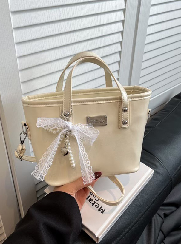 2Wayチャーム付きレザーミニバッグ