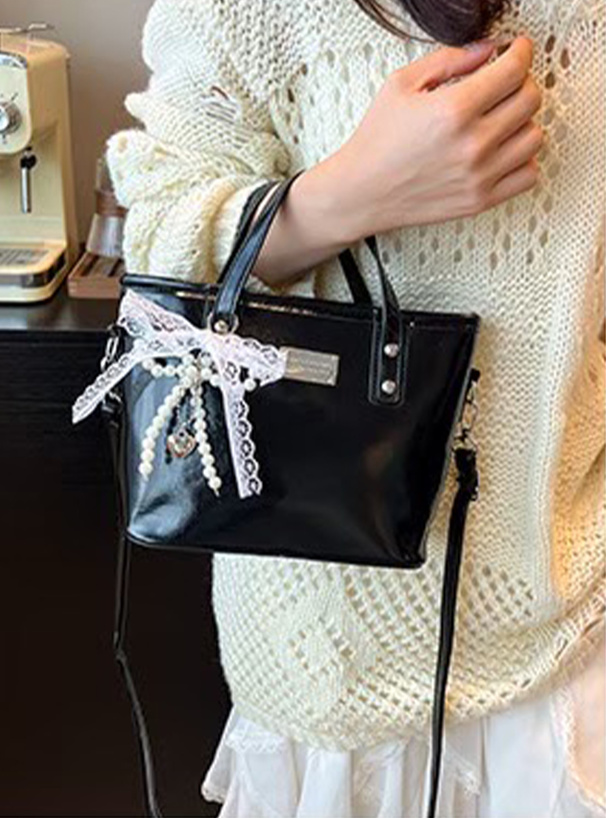 2Wayチャーム付きレザーミニバッグ