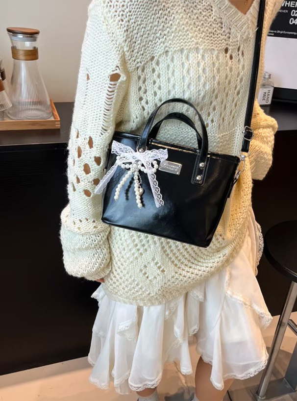 2Wayチャーム付きレザーミニバッグ