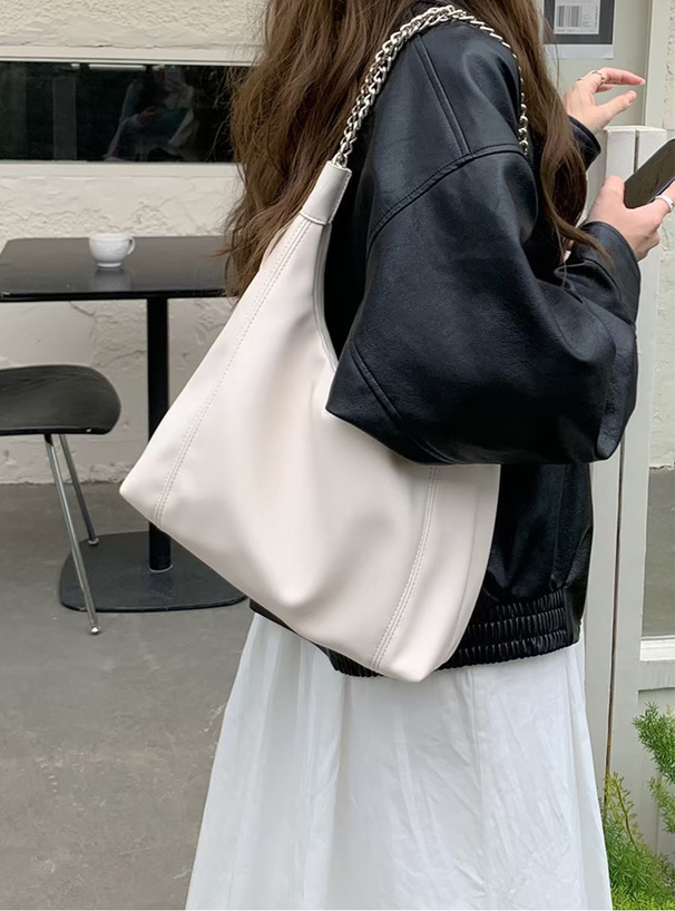 チェーンショルダーレザーバッグ