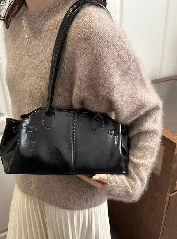 レザーハンドバッグ