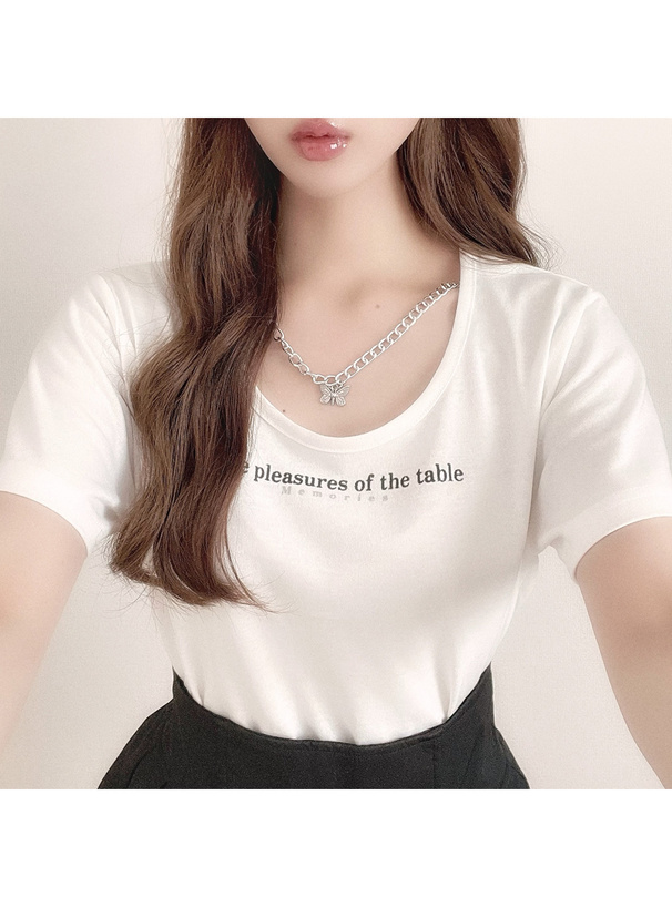 バタフライチェーン付きロゴプリントTシャツ