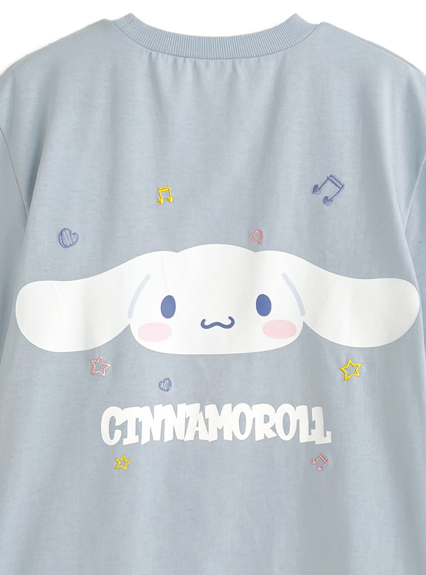 サンリオキャラクターズ　シナモロールロゴ刺繍バックプリントTシャツ
