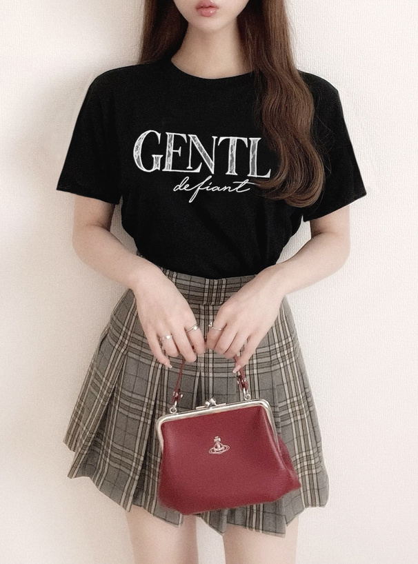 レースロゴ刺繍Tシャツ