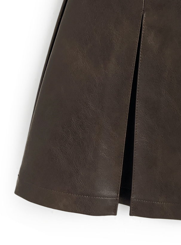 インパン裏地・ベルト付きレザータックミニスカート