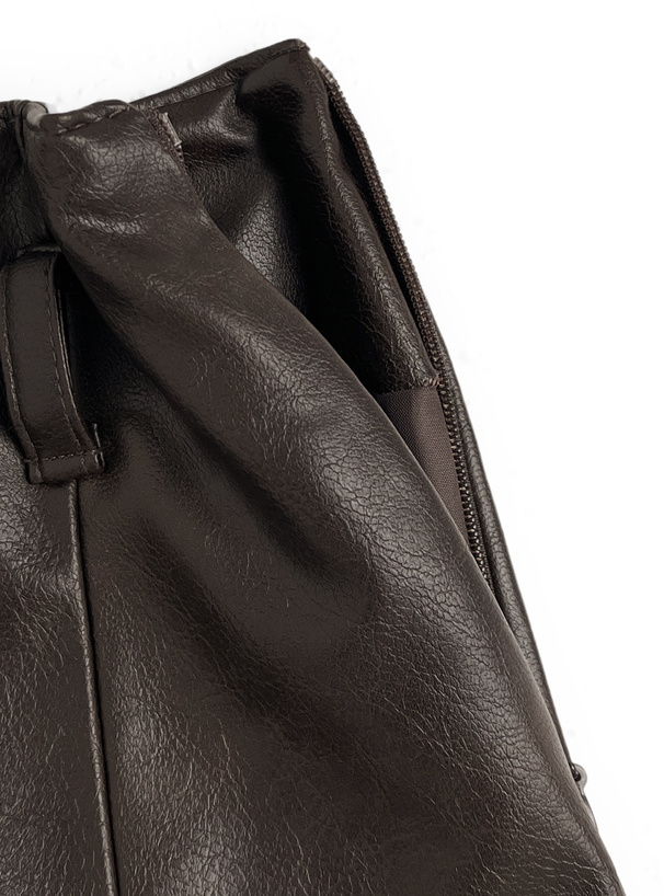 インパン裏地・ベルト付きレザータックミニスカート