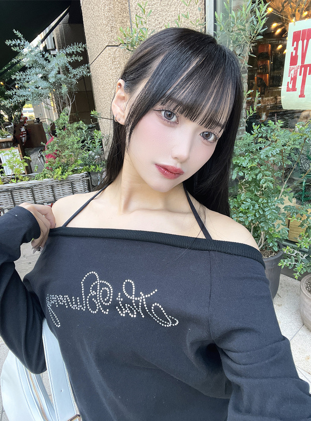 ホルターネックラインストーンロゴリブトップス