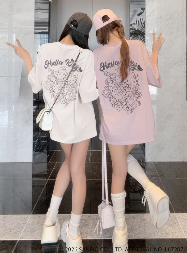 サンリオキャラクターズ　ハローキティロゴプリントTシャツ