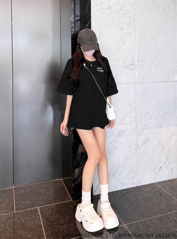 サンリオキャラクターズ　ハローキティロゴプリントTシャツ
