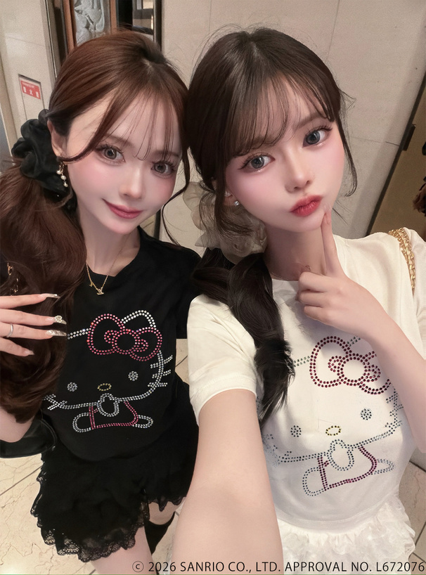 サンリオキャラクターズ　ハローキティラインストーンTシャツ