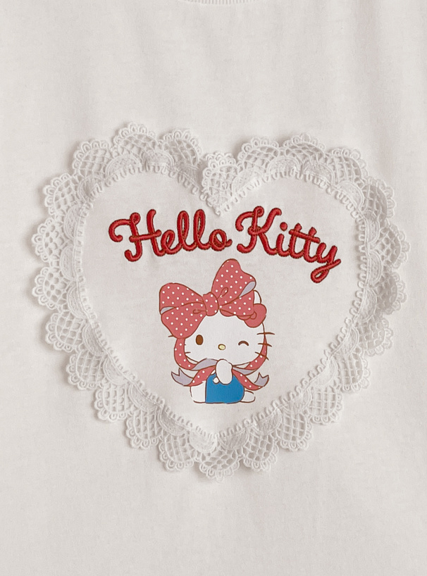 サンリオキャラクターズ　ハローキティレースロゴプリントTシャツ