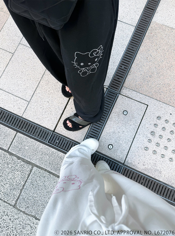 サンリオキャラクターズ　ハローキティラインストーンカーブパンツ