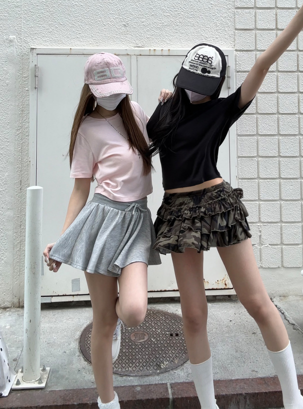 ショート丈Tシャツ