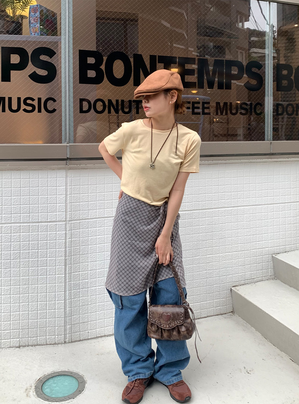 ショート丈Tシャツ