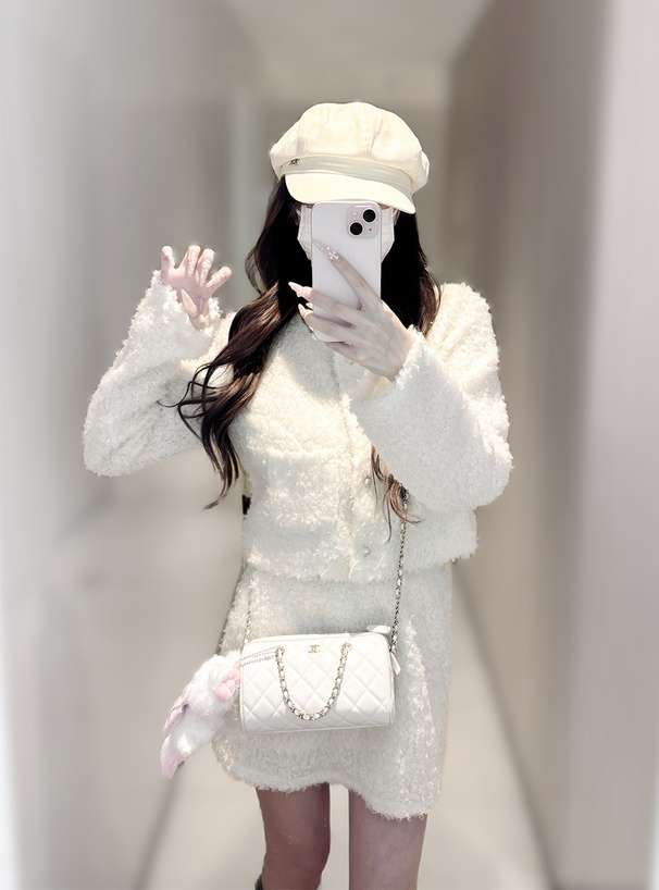 モコモコパールカーディガン×ミニスカートセットアップ