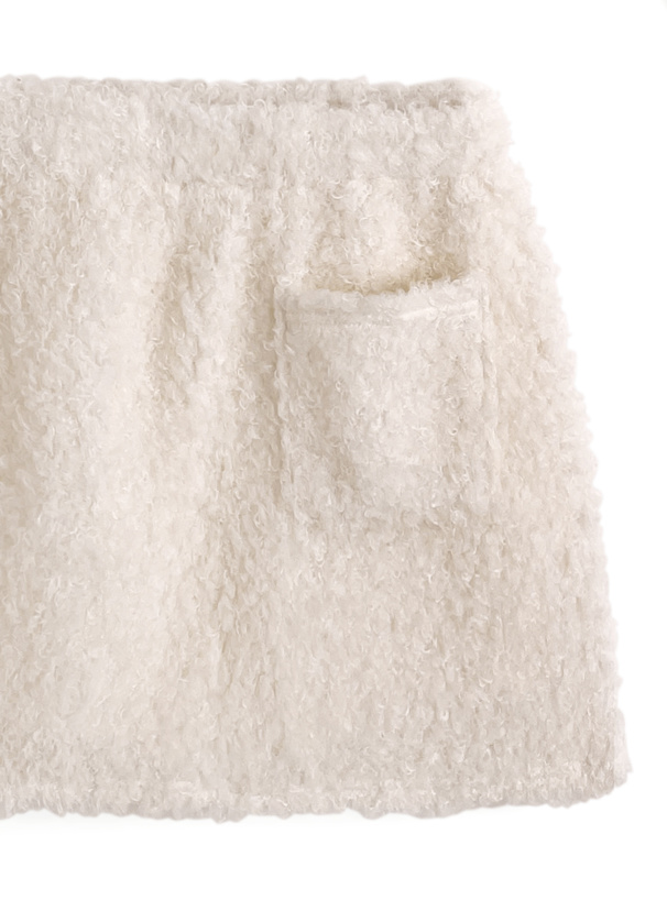 モコモコパールカーディガン×ミニスカートセットアップ