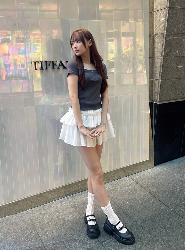 レースレイヤード風フロントボタントップス