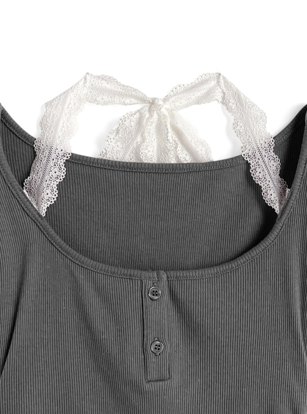 レースレイヤード風フロントボタントップス