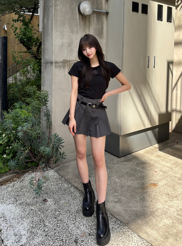 ラインストーンロゴTシャツ