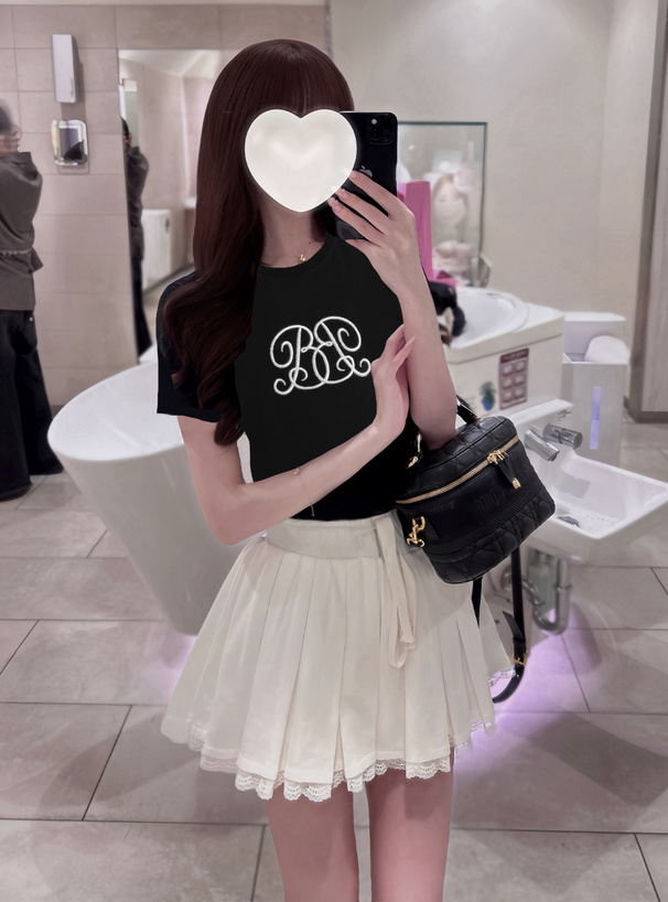 モノグラム刺繍半袖Tシャツ