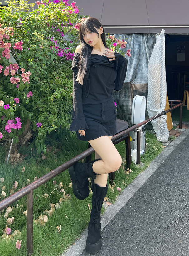 ドロストオフショルダーフレアスリーブトップス