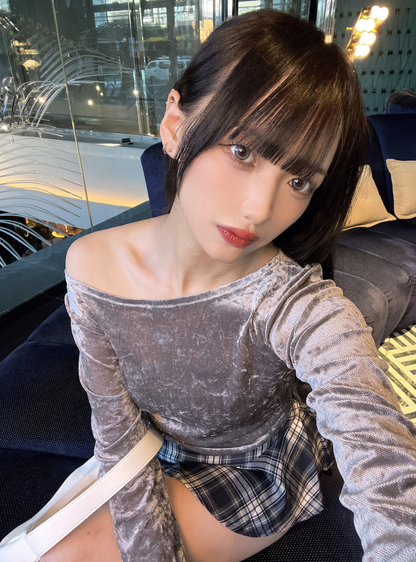 アシンメトリードロストシアーベロアトップス