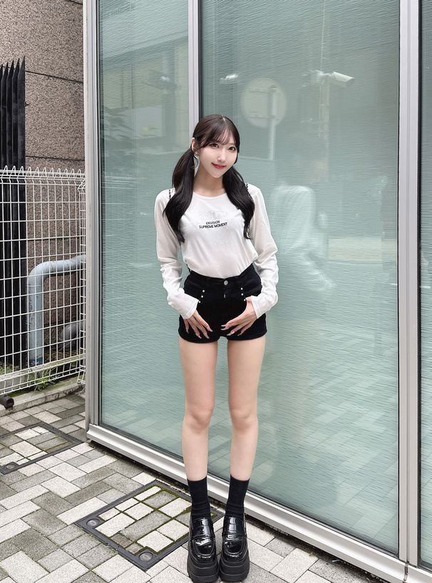 ラインストーンロゴロンT