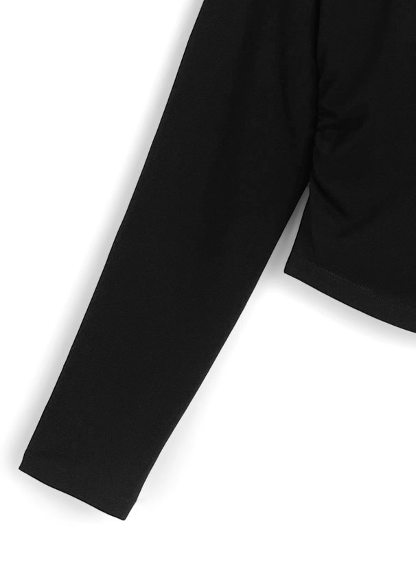 カットアウトリングトップス