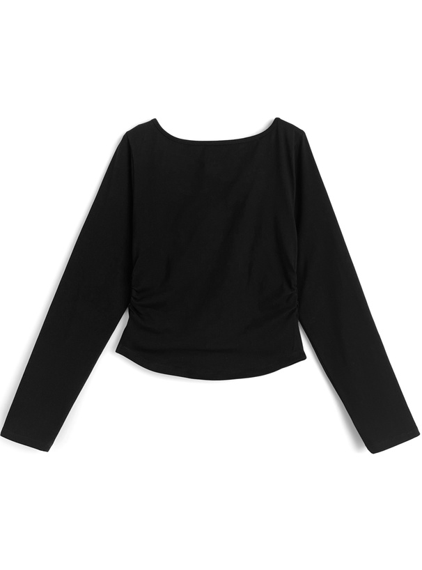 カットアウトリングトップス