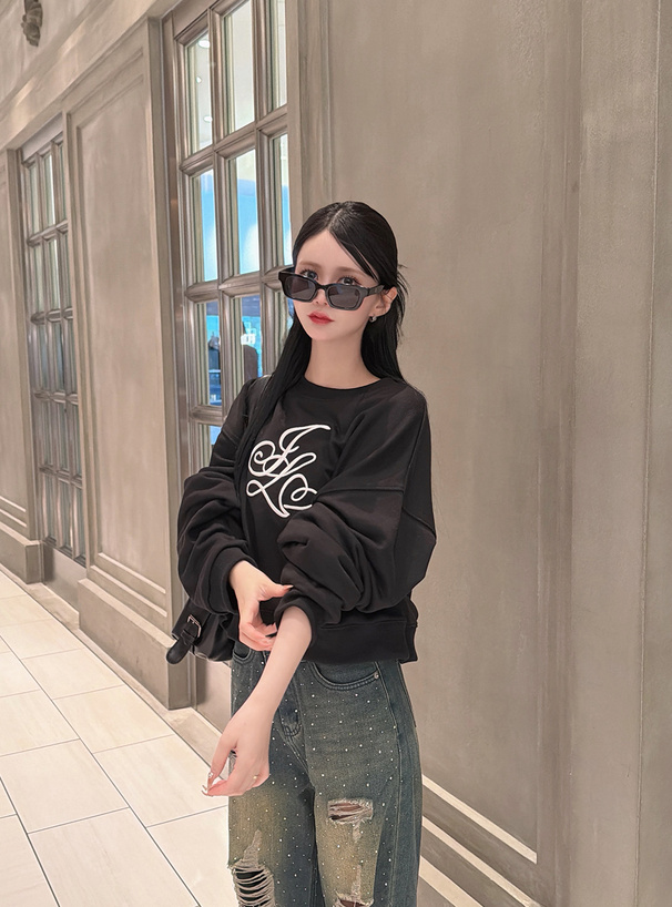 刺繍ロゴスウェットトップス