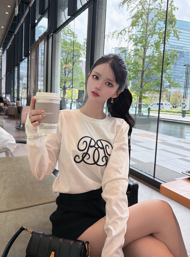 モノグラム刺繍ロンT