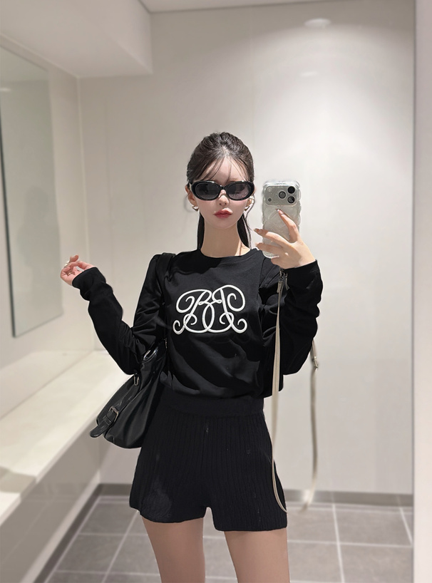 モノグラム刺繍ロンT