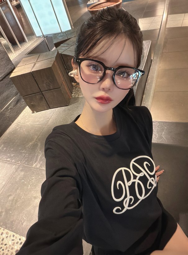 モノグラム刺繍ロンT