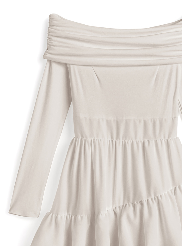 オフショルダーレースティアードワンピース