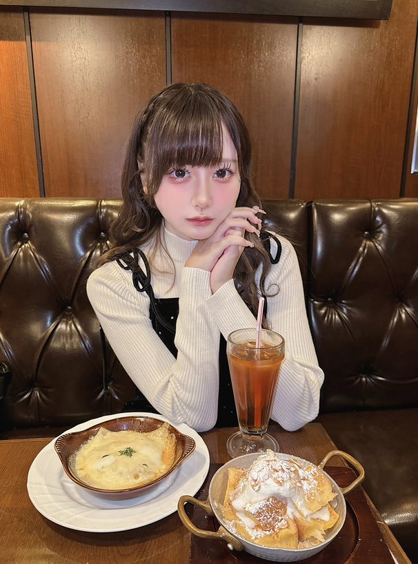 ドット柄リボンストラップベロアキャミソールミニワンピース