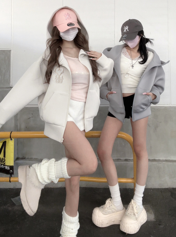 ロゴ刺繍オーバーサイズジップパーカー