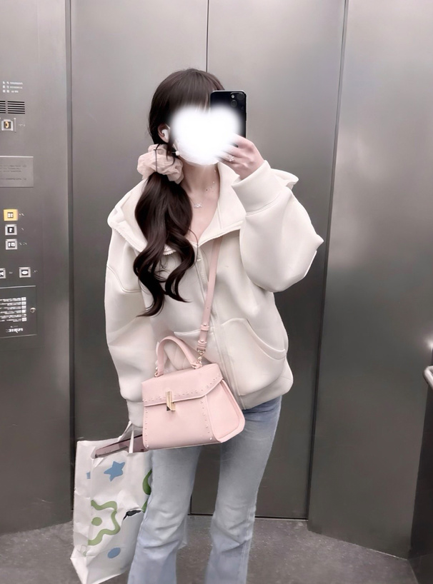 ロゴ刺繍オーバーサイズジップパーカー