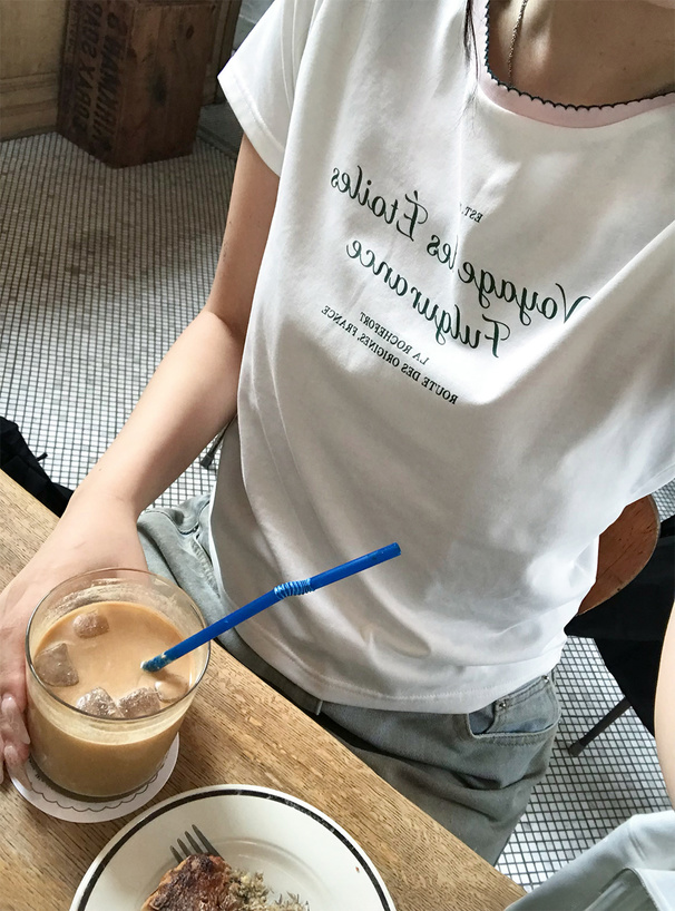 配色ロゴプリントTシャツ