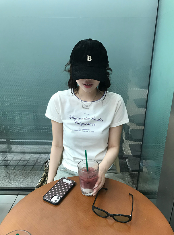 配色ロゴプリントTシャツ