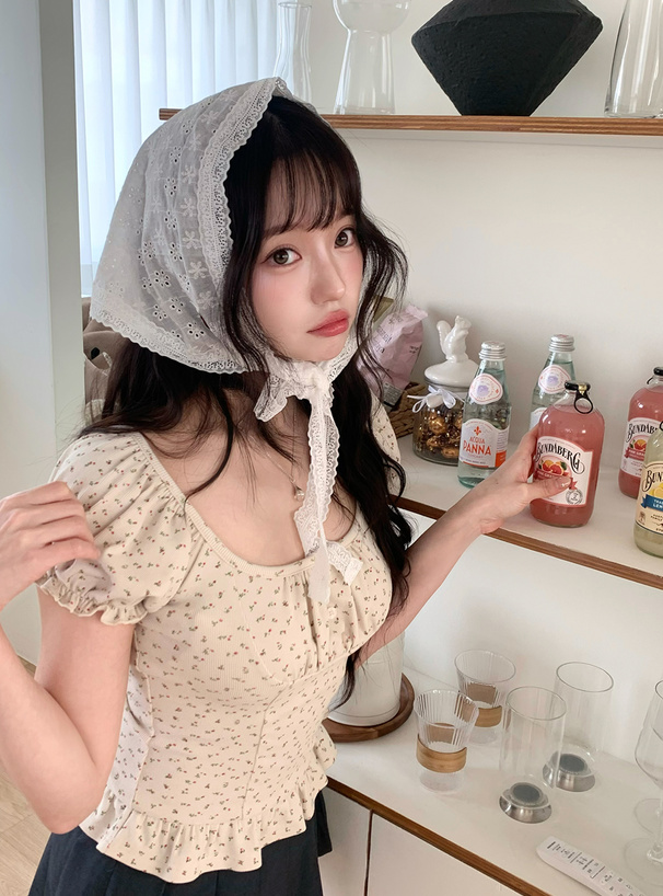 小花柄ギャザーフリルトップス