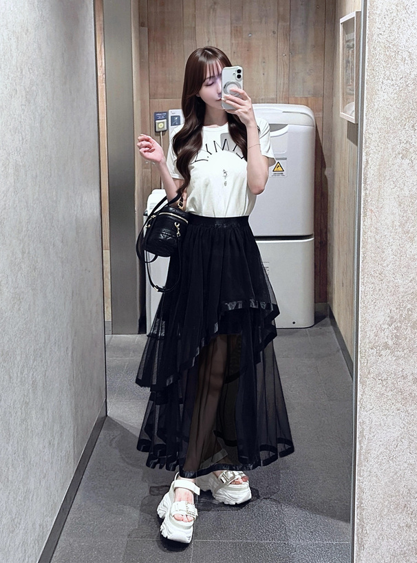 アシンメトリーチュールスカート