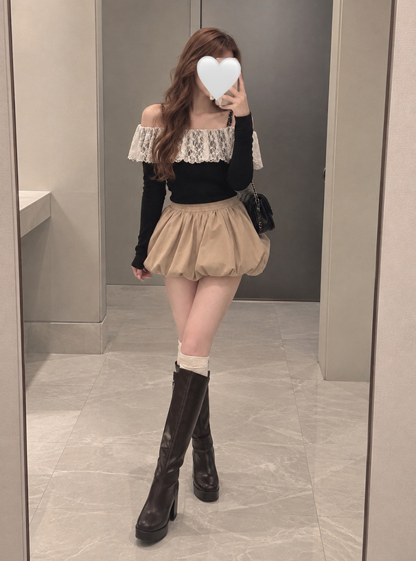 レースフリルオフショルダートップス