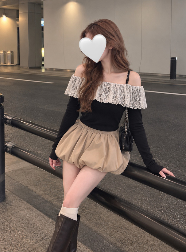 レースフリルオフショルダートップス