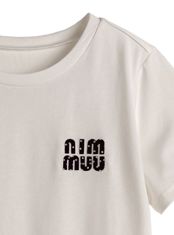 ドット柄ロゴ刺繍Tシャツ
