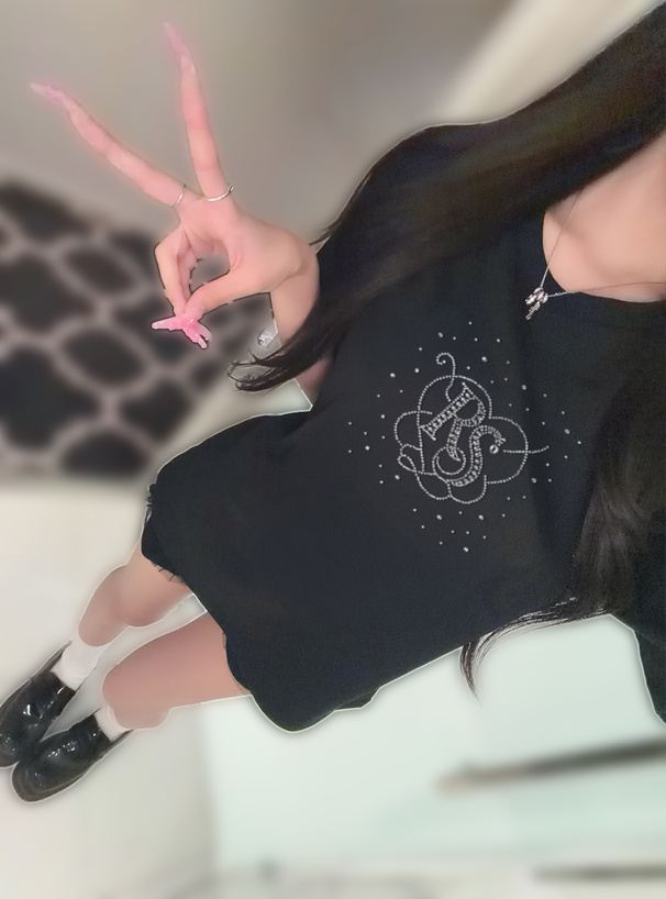 ラインストーンロゴTシャツ