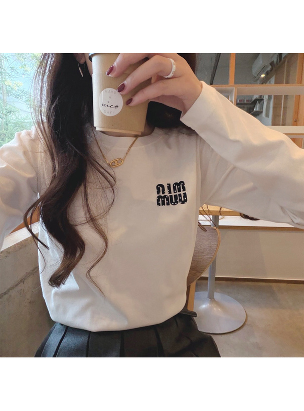 ドット柄ロゴ刺繍ロンT