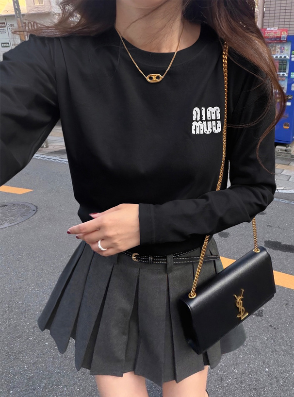 ドット柄ロゴ刺繍ロンT