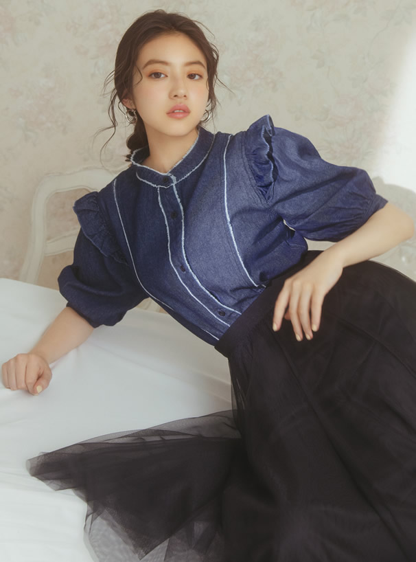 今田美桜 フリンジ切り替えパフスリーブフリルデニムシャツ