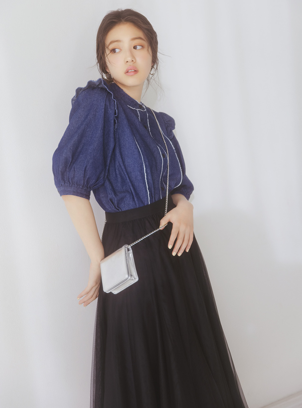 今田美桜 フリンジ切り替えパフスリーブフリルデニムシャツ