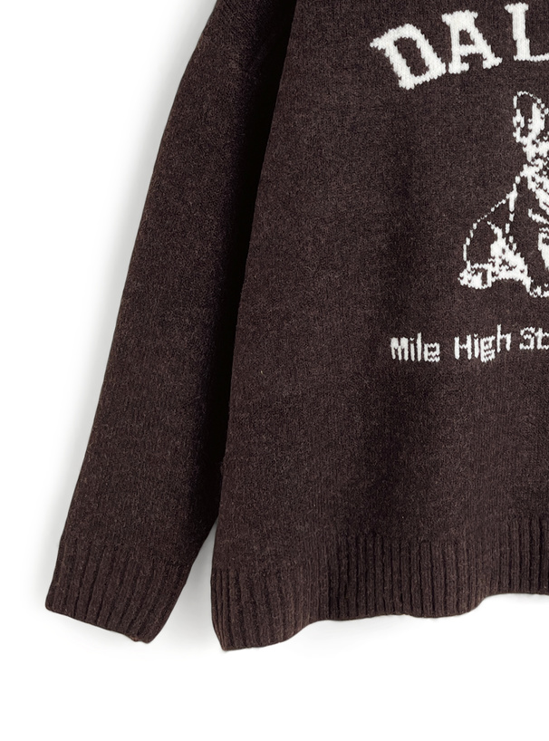 ブルドックロゴニットトップス